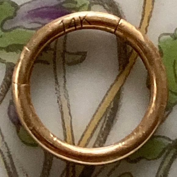 14k solid yellow gold seamless clicker hoop earring 16 gauge 8mm - Picture 2 of 5